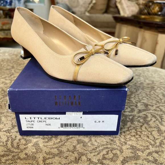 Vintage Stuart Weitzman Little Bow Taupe Cream Pump Shoe Kitten Heel Size 6 - Picture 1 of 9